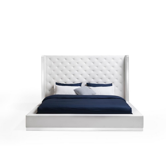 Abrazo King Bed in White